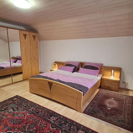 Gemuetliche 120 Qm Ferienwohnung Mit Balkon Adelsdorf Exteriér fotografie